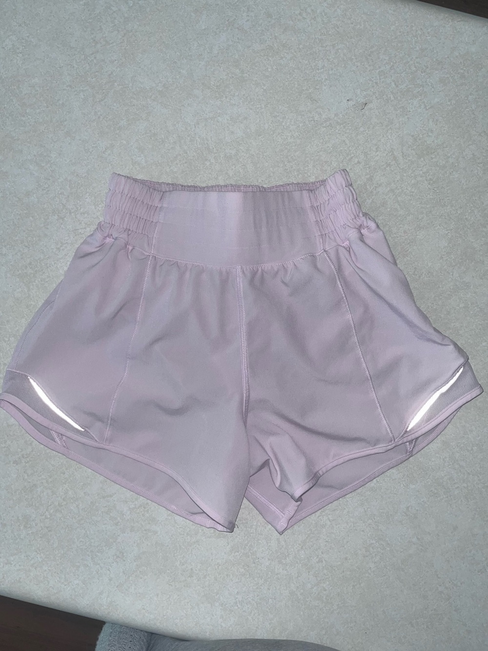 Lululemon hotty hot shorts light pink size 0